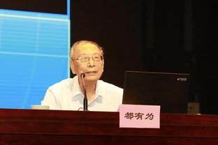 懂整活？阿贾克斯社媒晒安东尼炫技画面：圆规转圈、双脚踩球